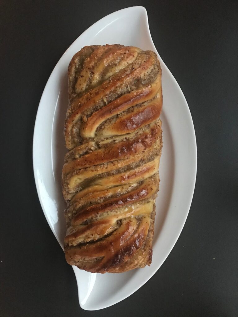 Mehr über den Artikel erfahren Nusszopf