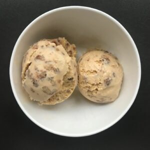 Mehr über den Artikel erfahren Walnuss-Whisky Eis