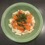 Gerösteter Butternut-Kürbis mit Nudeln und Joghurtsauce