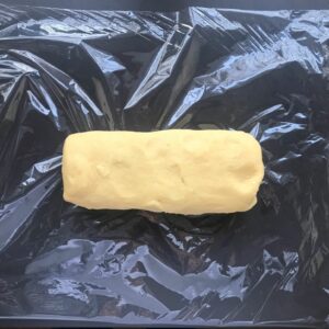 Mehr über den Artikel erfahren Süßer Mürbteig (Pate Sucree)