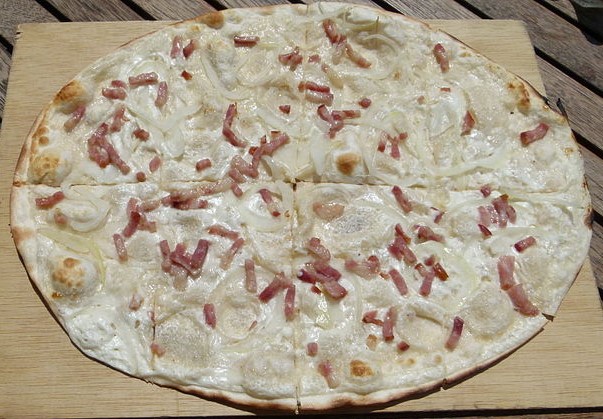 Mehr über den Artikel erfahren Elsässer Flammkuchen