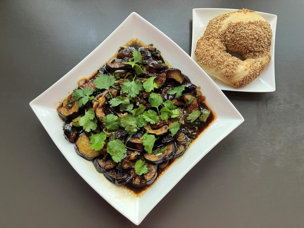 Mehr über den Artikel erfahren Würzige Aubergine