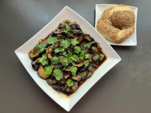 Mehr über den Artikel erfahren Würzige Aubergine